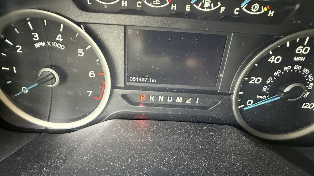 Used 2015 Ford F150 XLT image 4