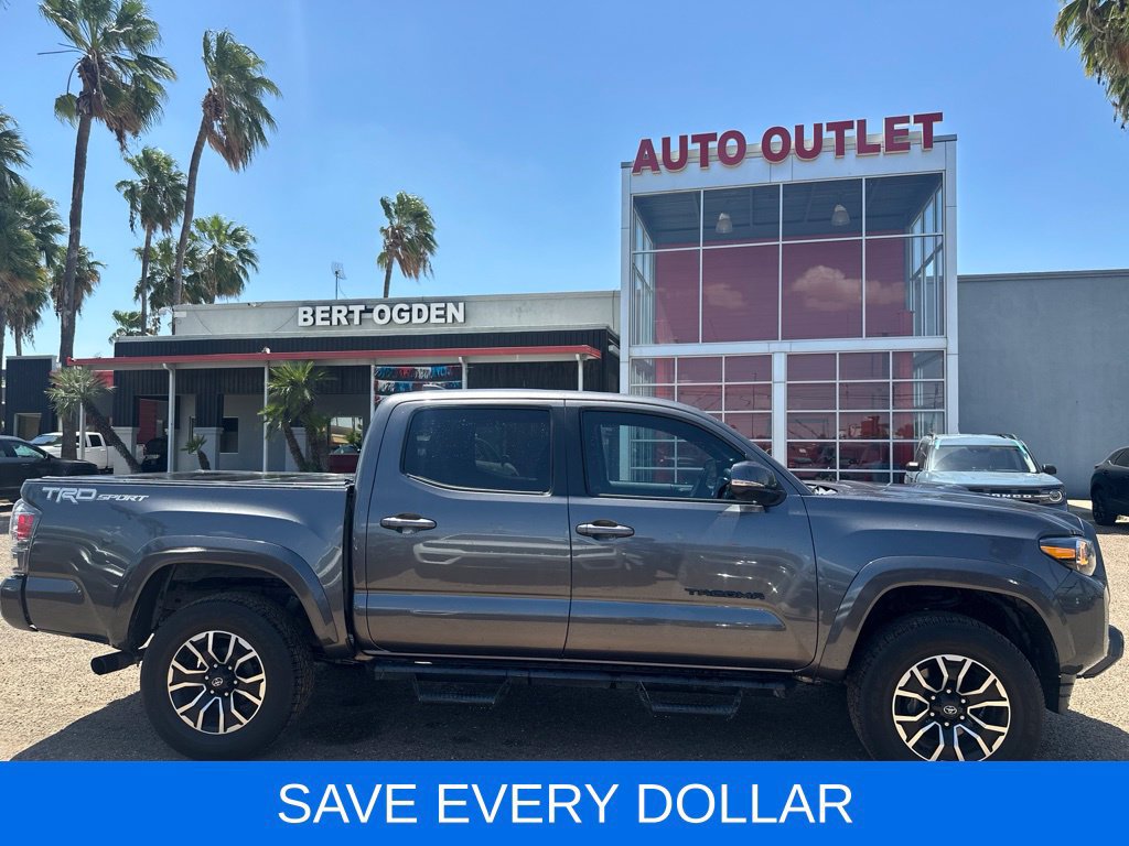 Used 2021 Toyota Tacoma TRD Sport w/ Technology Package RWD image 4