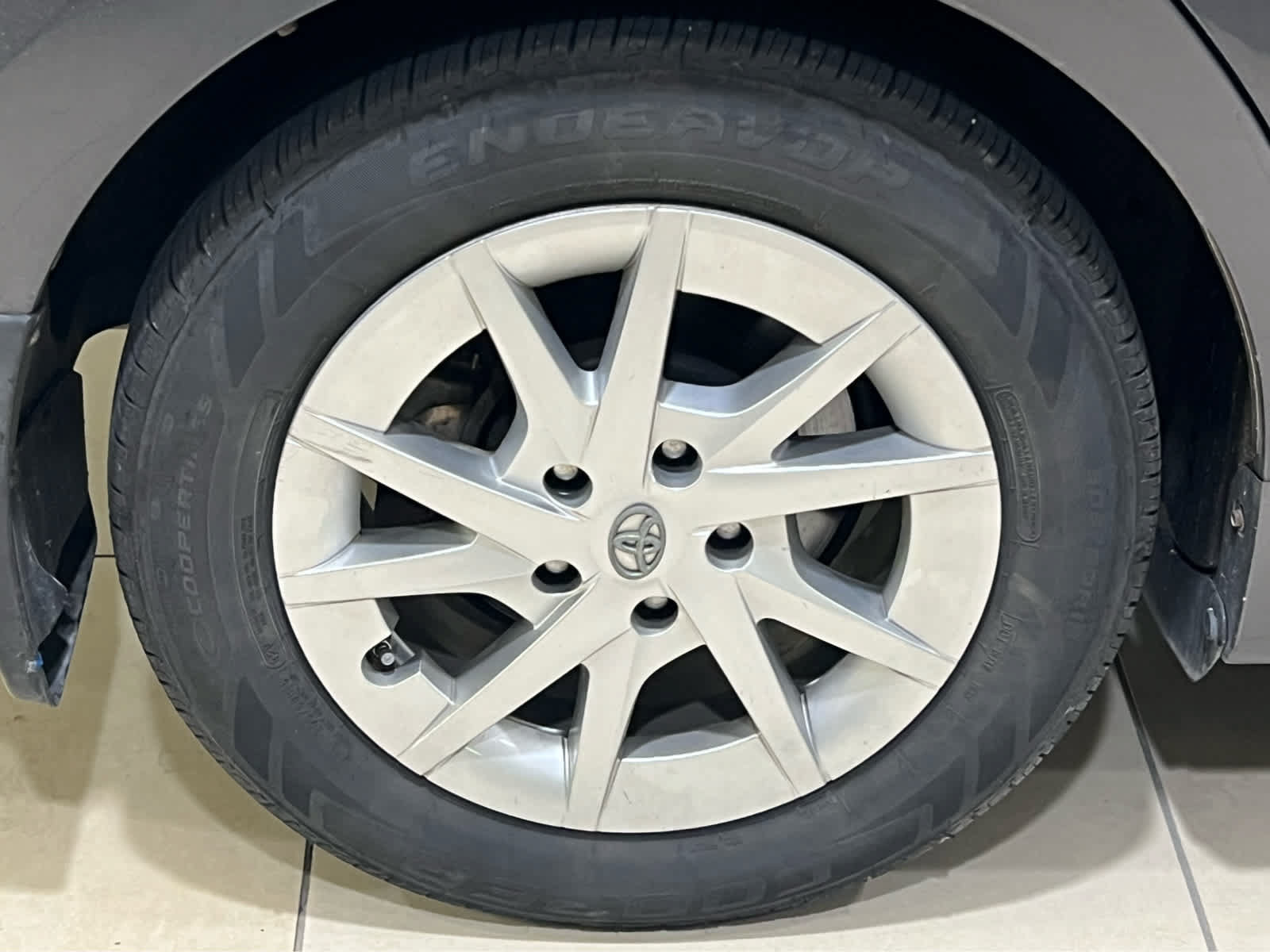 Used 2016 Toyota Prius V Three FWD image 3