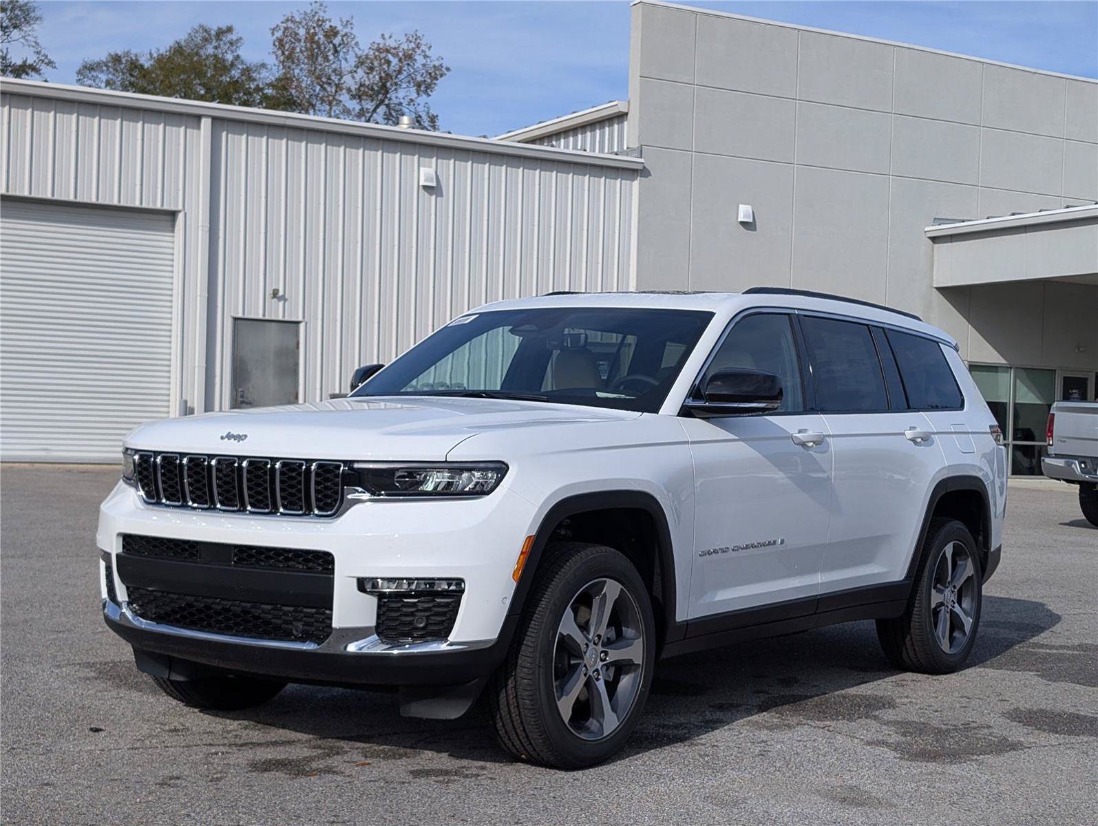 New 2025 Jeep Grand Cherokee L Limited w/ Luxury Tech Group II