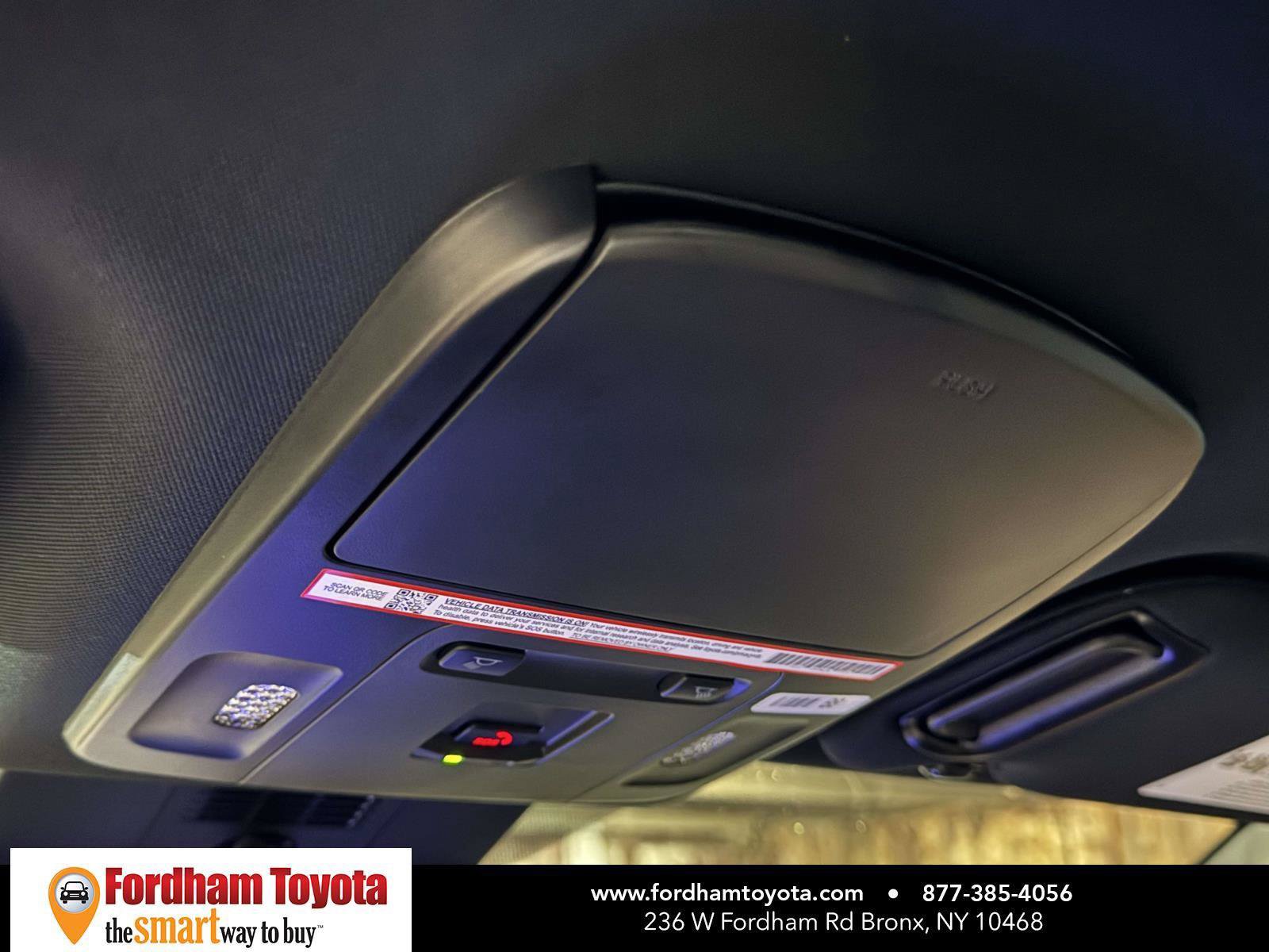 Used 2025 Toyota Camry SE FWD image 30