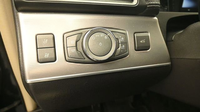 Used 2014 Lincoln MKX FWD w/ Equipment Group 101A image 14