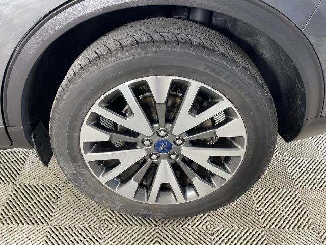 Certified 2020 Ford Escape Titanium AWD/4WD image 17