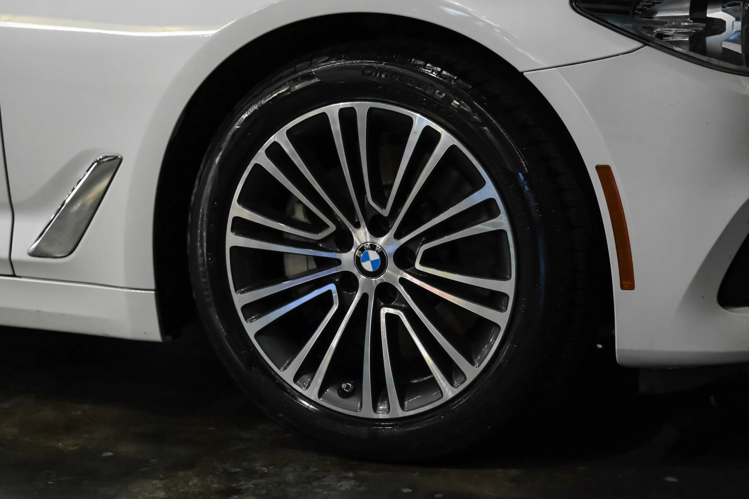 Used 2018 BMW 540i xDrive w/ Premium Package image 56