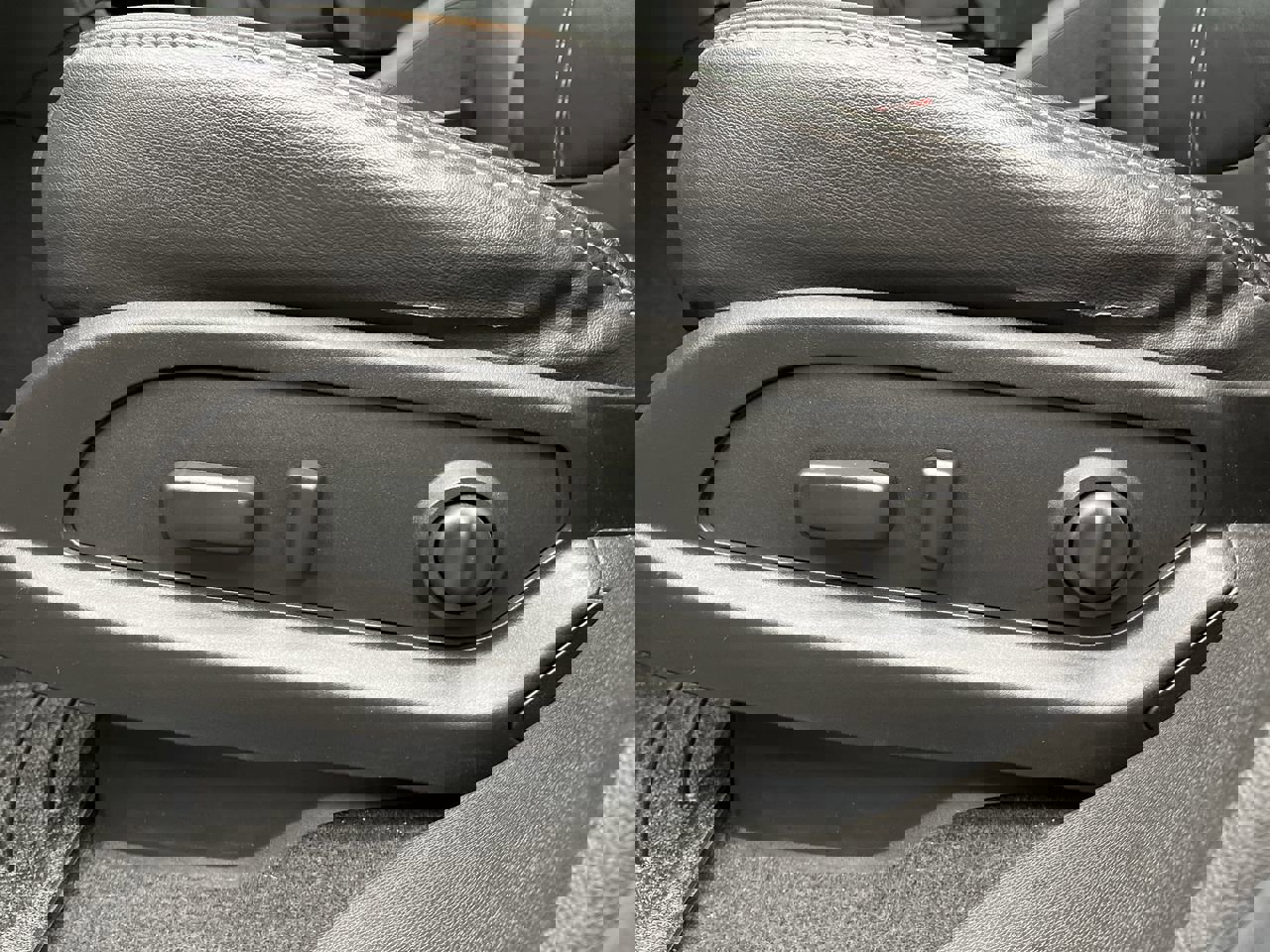 Used 2016 Chevrolet Traverse LT image 11