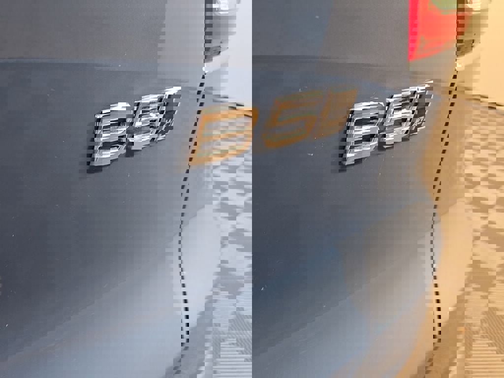 Certified 2023 Volvo XC40 B5 Plus w/ Climate Package AWD/4WD image 14