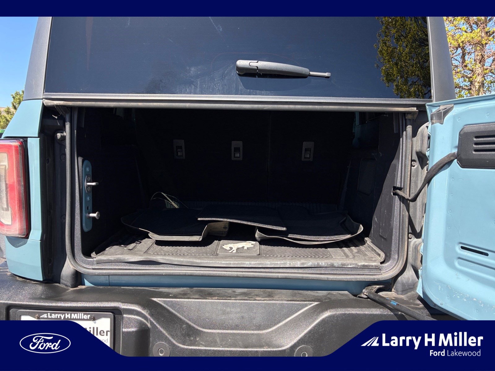 Used 2023 Ford Bronco Outer Banks w/ Sasquatch Package AWD/4WD image 32