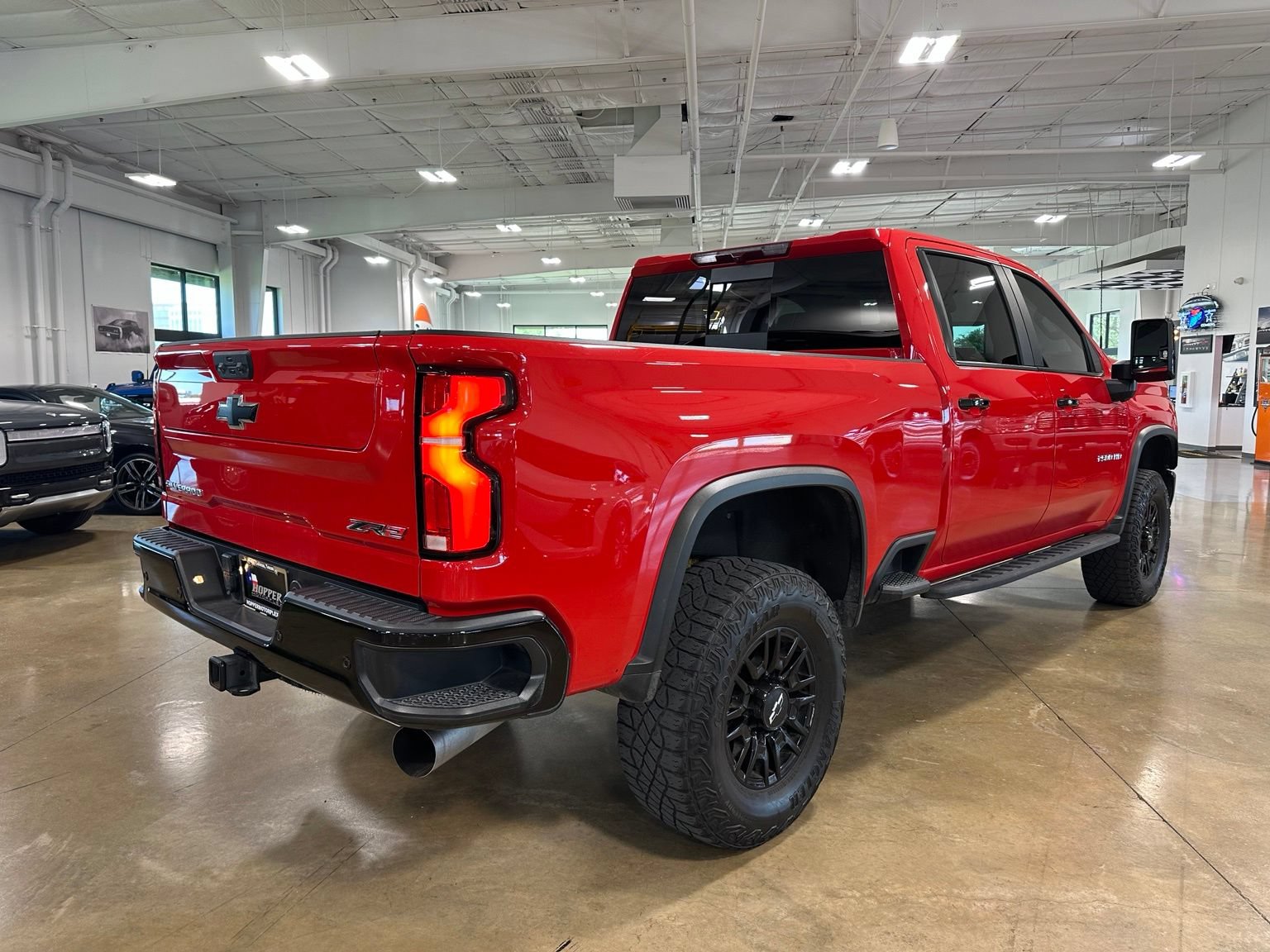 Used 2024 Chevrolet Silverado 2500 ZR2 w/ Snow Plow Prep/Camper Package AWD/4WD image 8