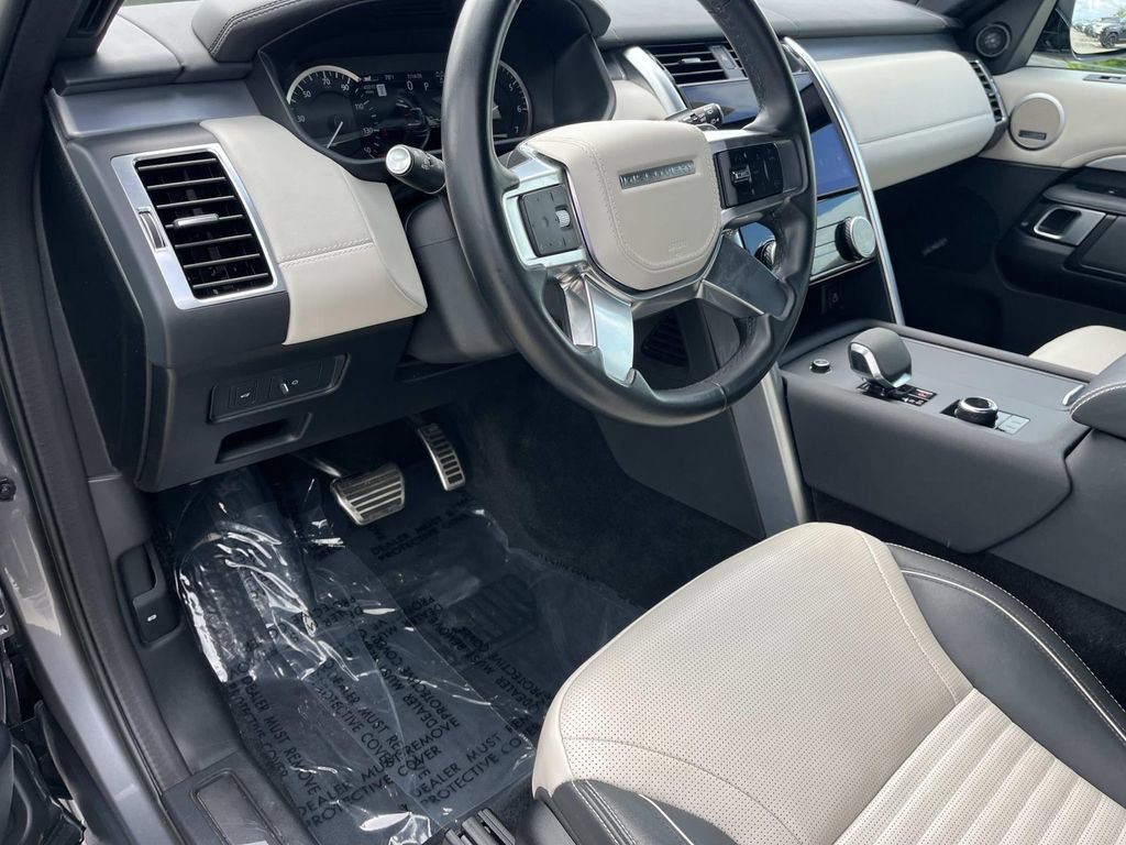 Certified 2023 Land Rover Discovery HSE R-Dynamic AWD/4WD image 11