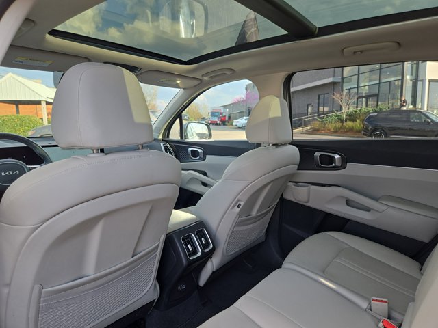 Used 2025 Kia Sorento S w/ Panoramic Sunroof Package FWD image 15