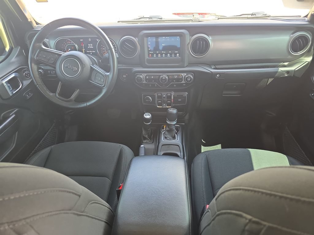 Used 2021 Jeep Gladiator Sport AWD/4WD image 9