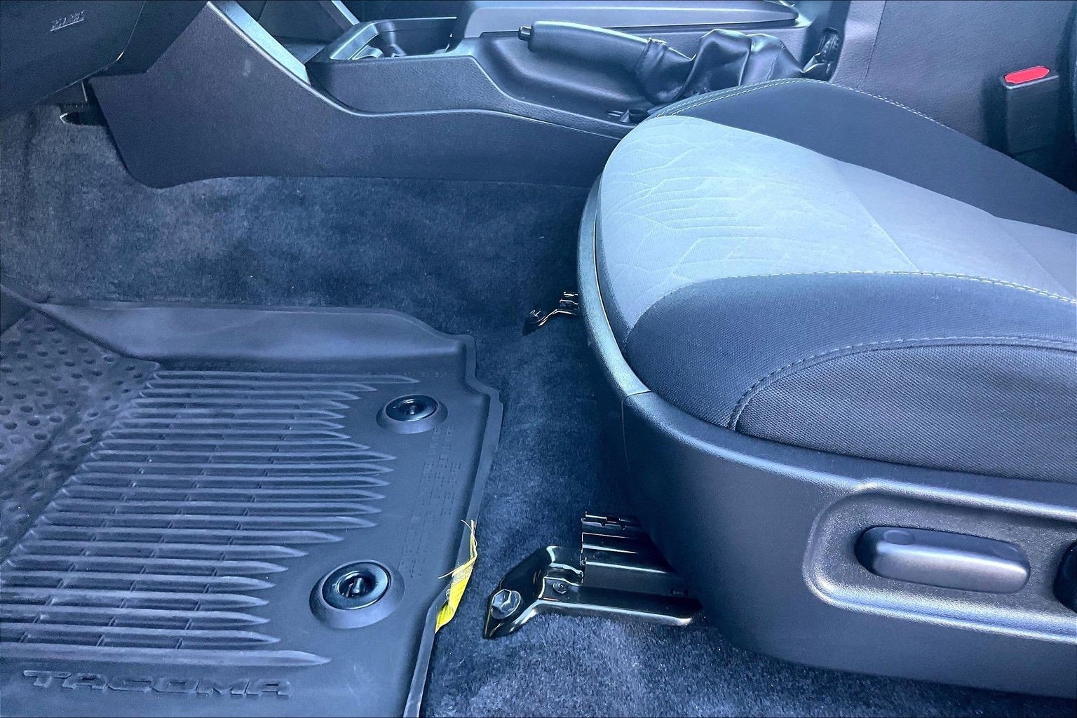 Used 2021 Toyota Tacoma TRD Off-Road w/ Technology Package image 16