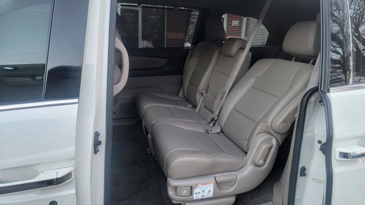 Used 2015 Honda Odyssey Touring Elite image 10