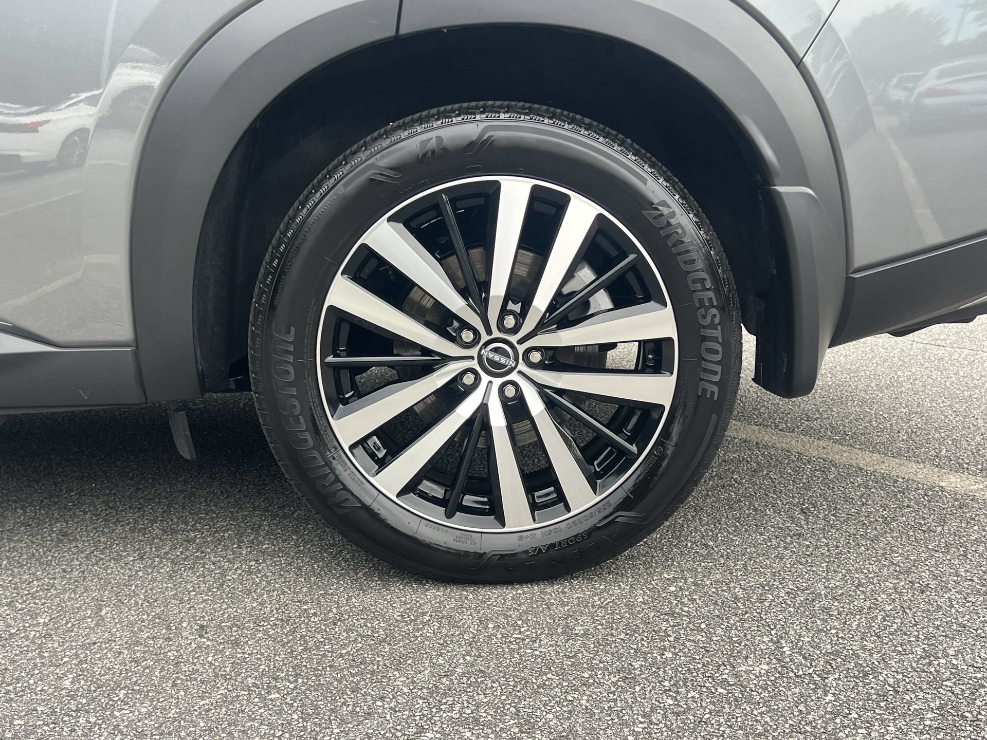 Used 2025 Nissan Pathfinder Platinum FWD image 31