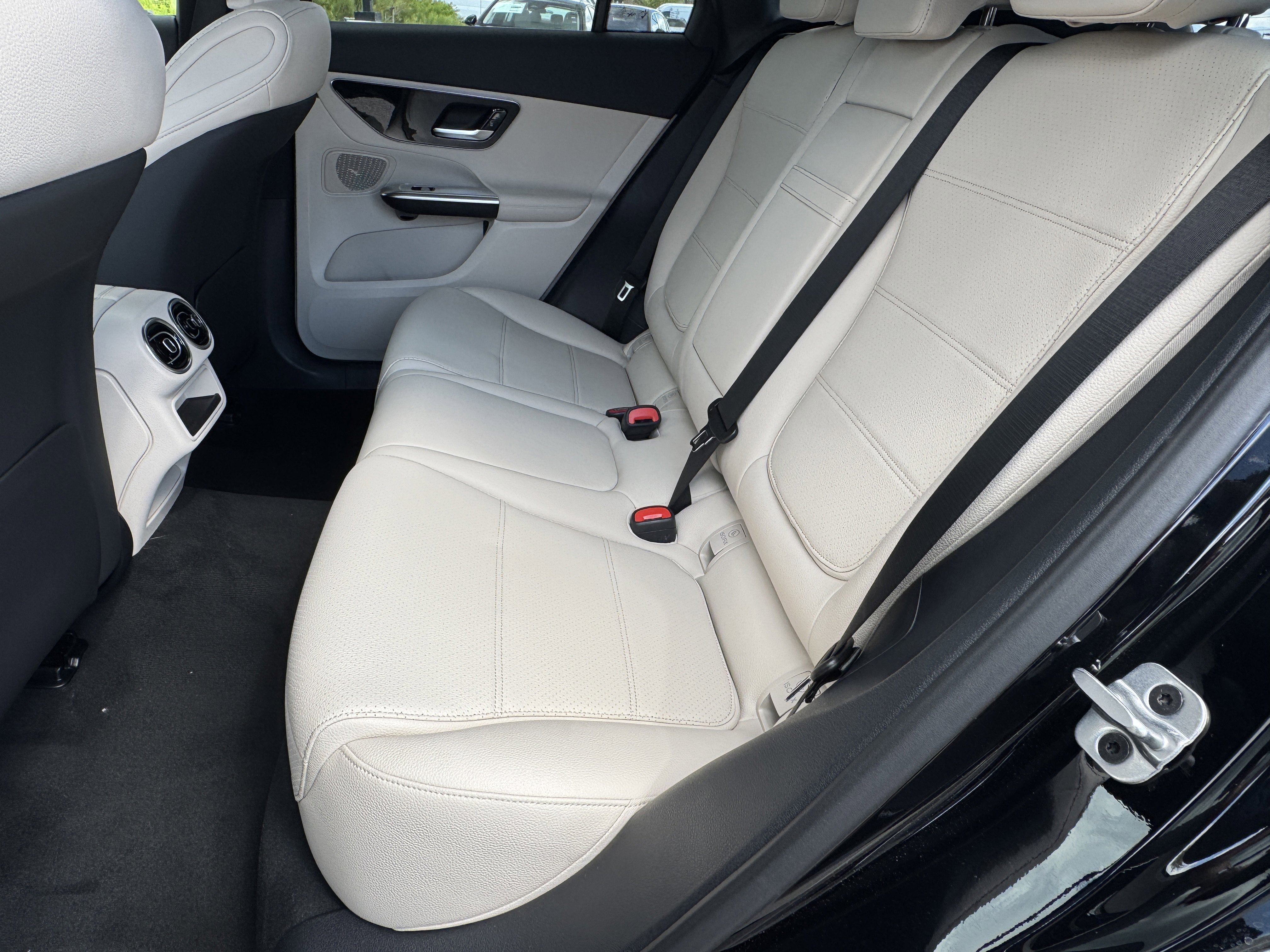 New 2026 Mercedes-Benz GLC 300 4MATIC image 28