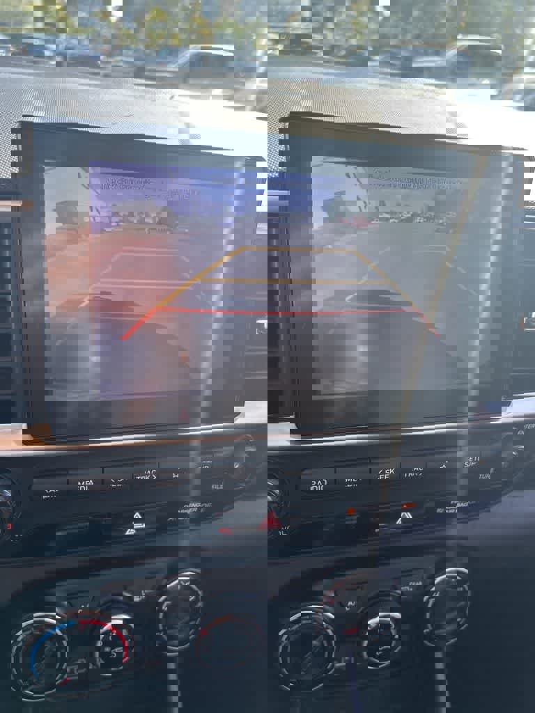 Used 2022 Hyundai Venue SE FWD image 9