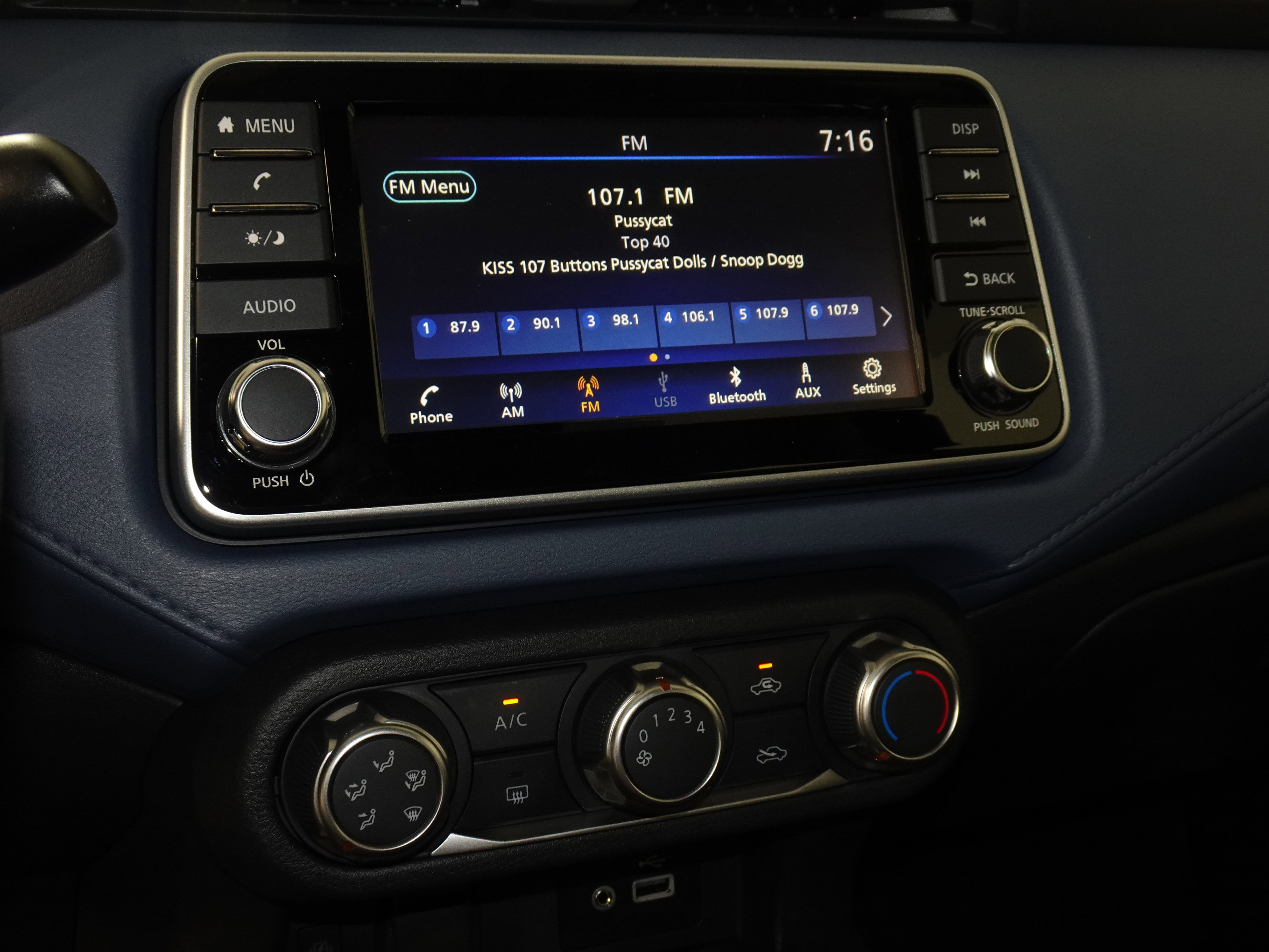 New 2025 Nissan Versa SV w/ Trunk Package image 22