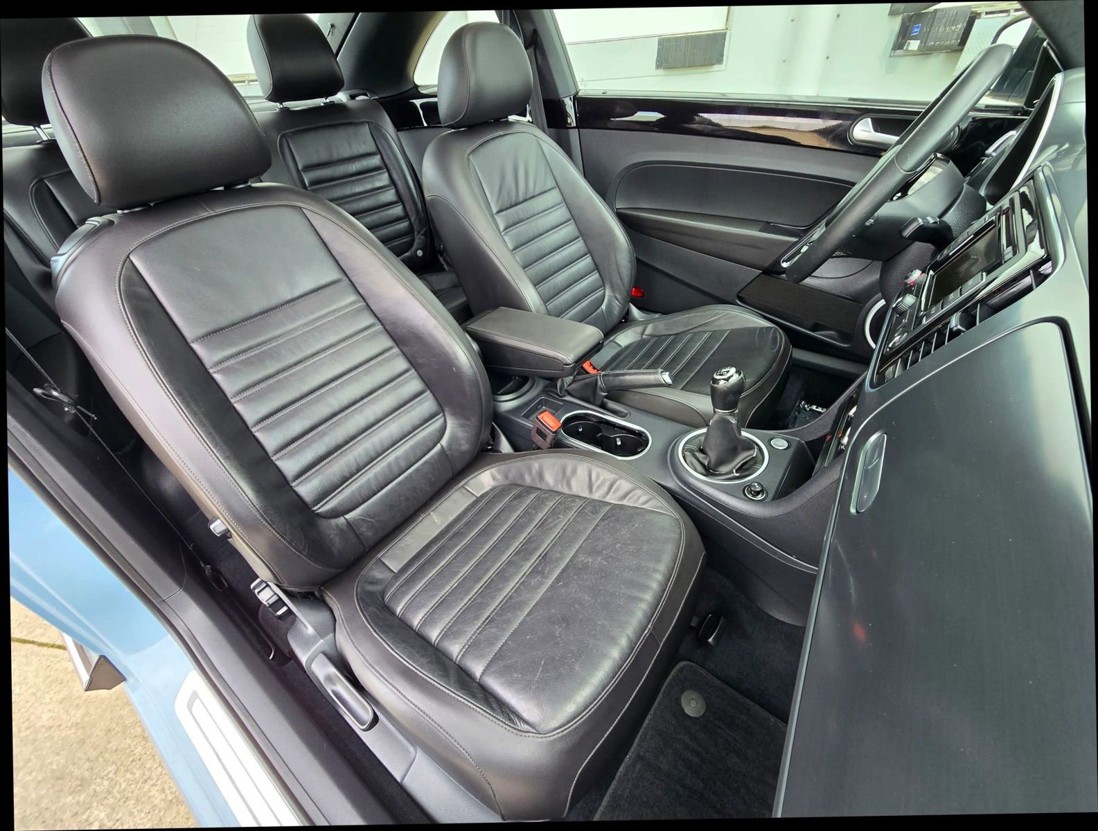 Used 2015 Volkswagen Beetle R-Line FWD image 21