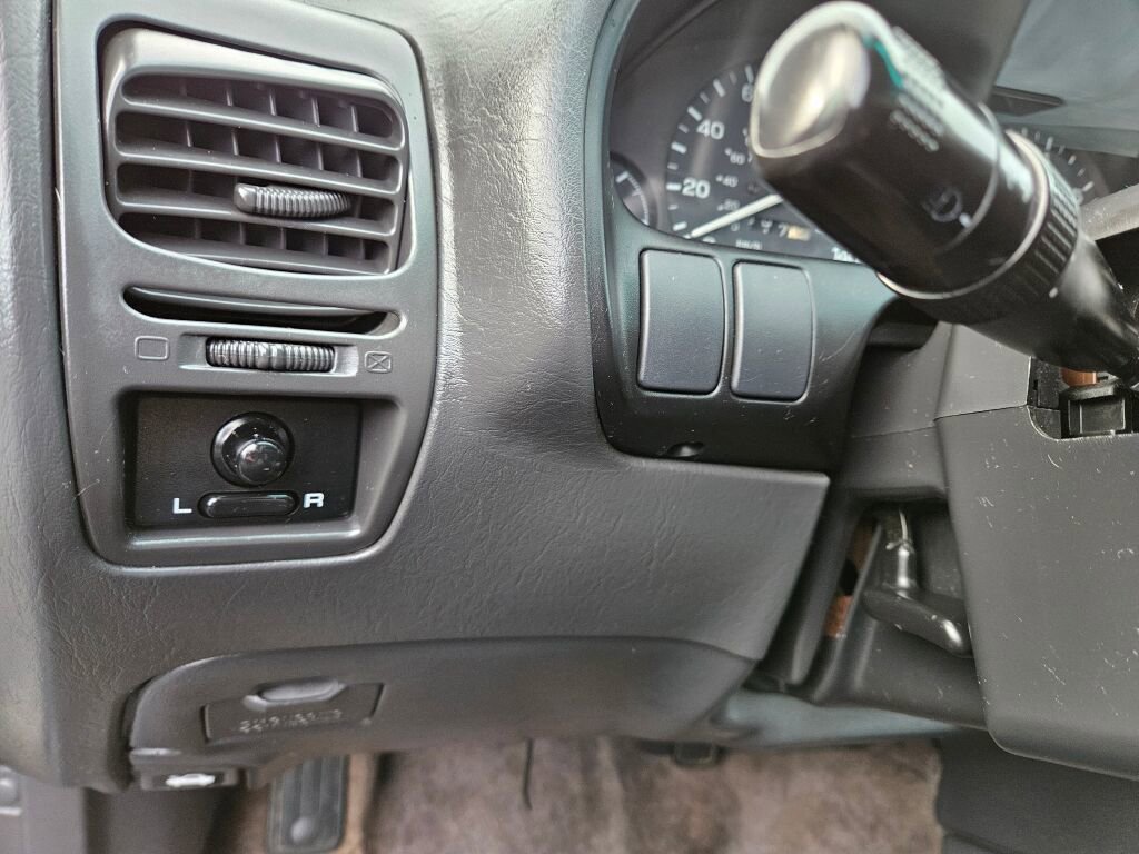 Used 1996 Subaru Legacy L image 23