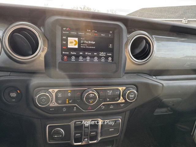 Used 2020 Jeep Gladiator Overland w/ Safety Group image 17