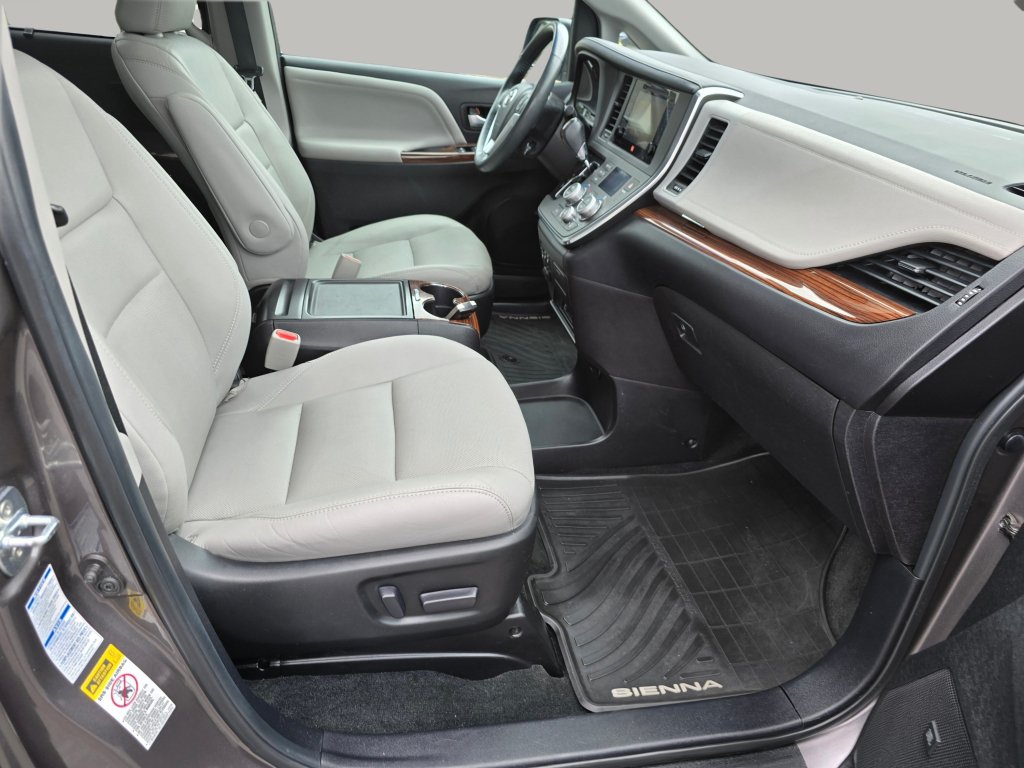Used 2015 Toyota Sienna Limited Premium AWD/4WD image 34