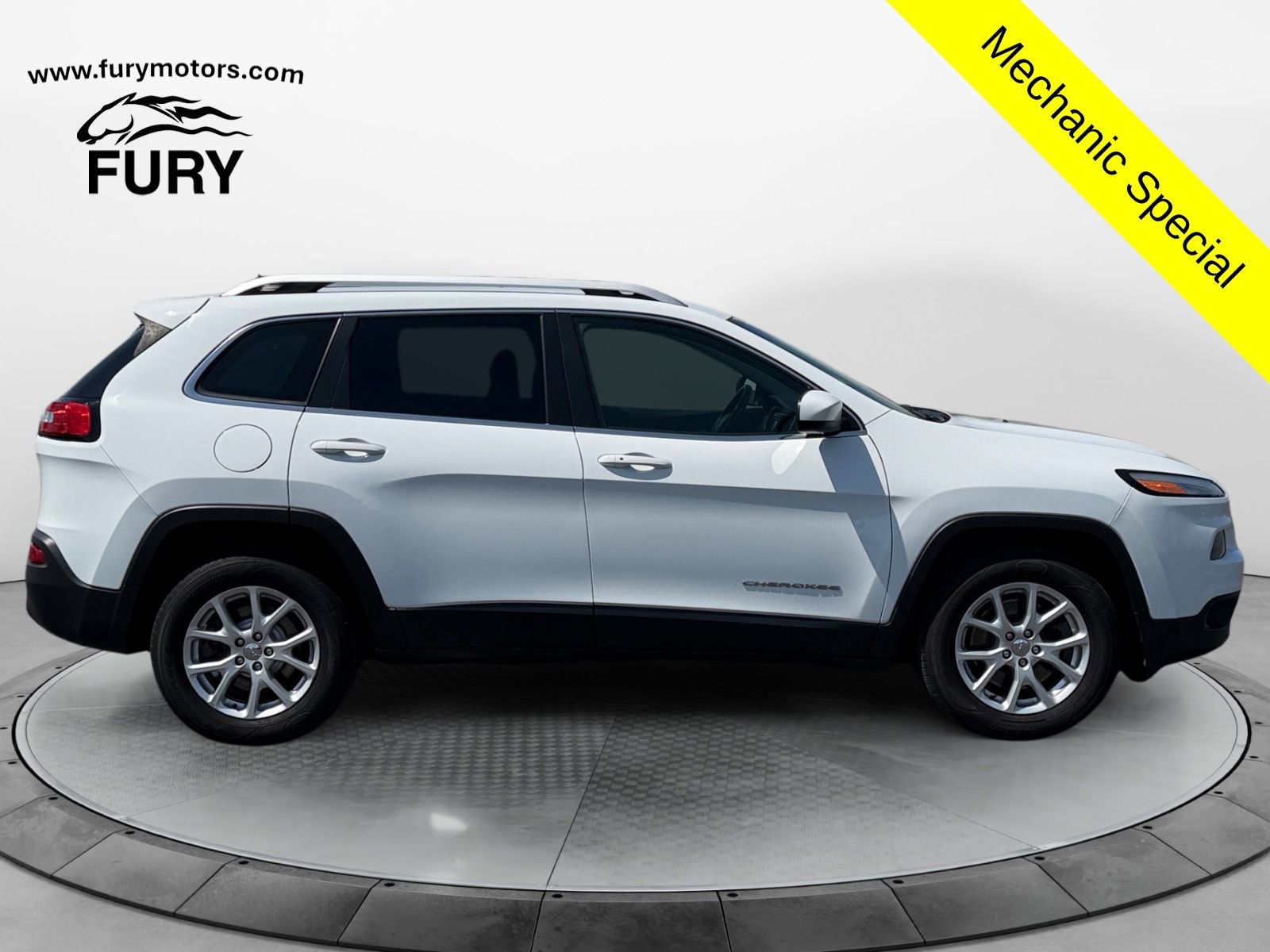 Used 2014 Jeep Cherokee Latitude w/ Comfort/Convenience Group AWD/4WD image 2