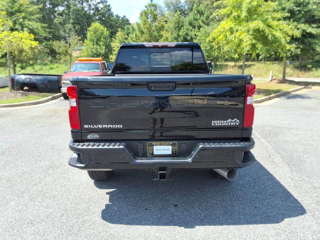 Certified 2022 Chevrolet Silverado 3500 High Country AWD/4WD image 6