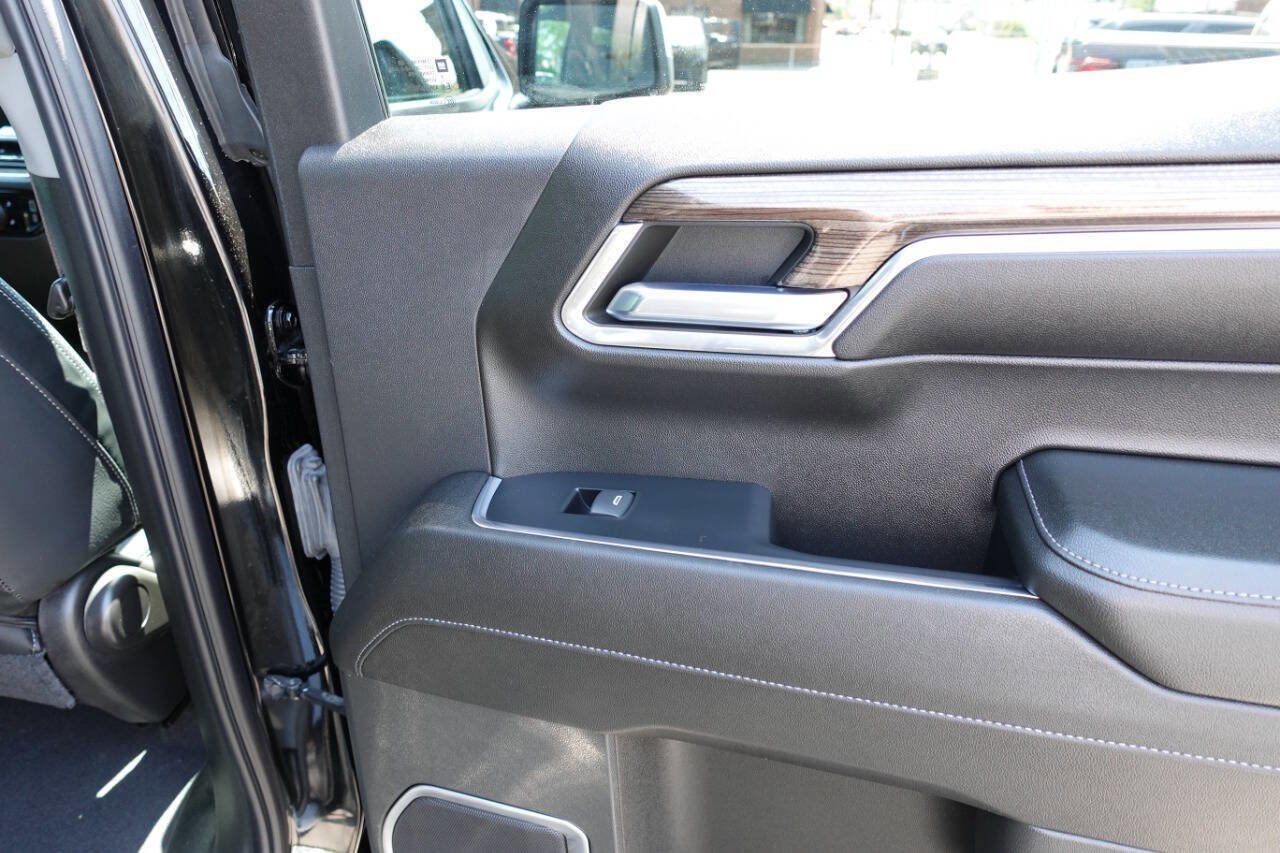 Used 2023 Chevrolet Silverado 1500 LT AWD/4WD image 28