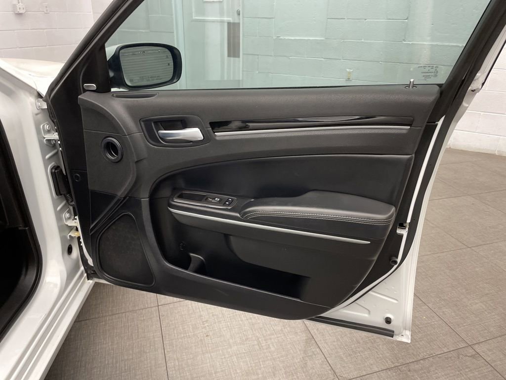 Certified 2022 Chrysler 300 S image 26