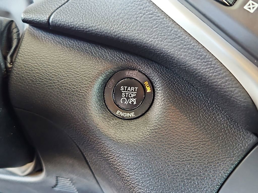 Used 2016 Jeep Cherokee Limited FWD image 16