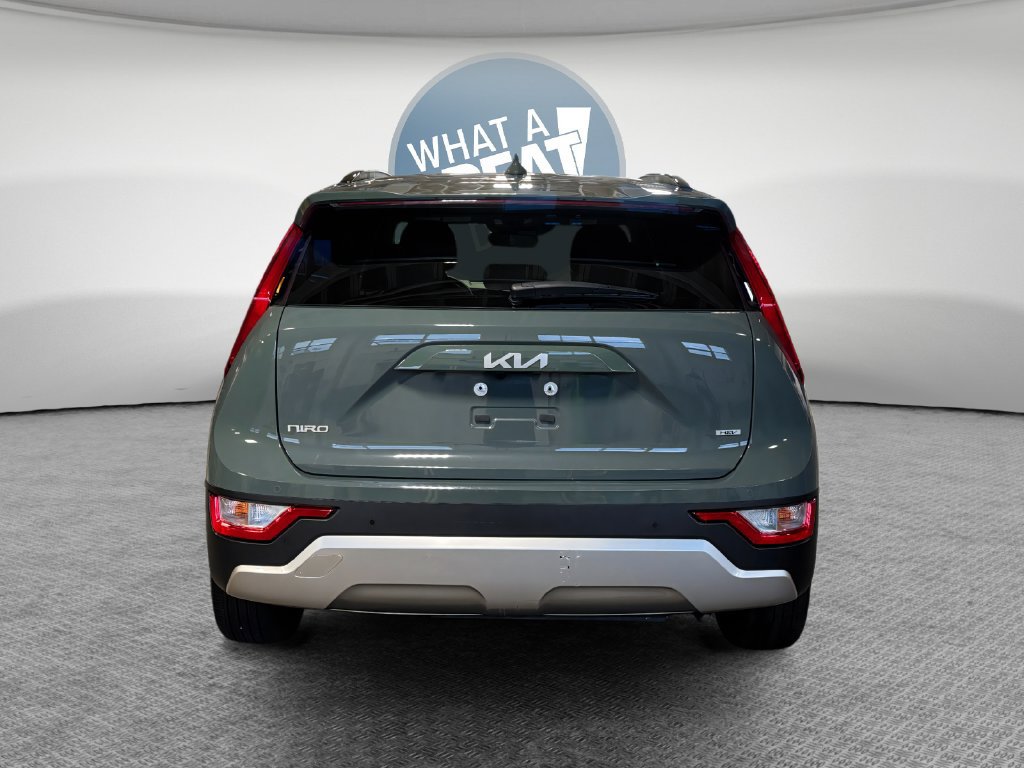 Used 2024 Kia Niro EX FWD image 5