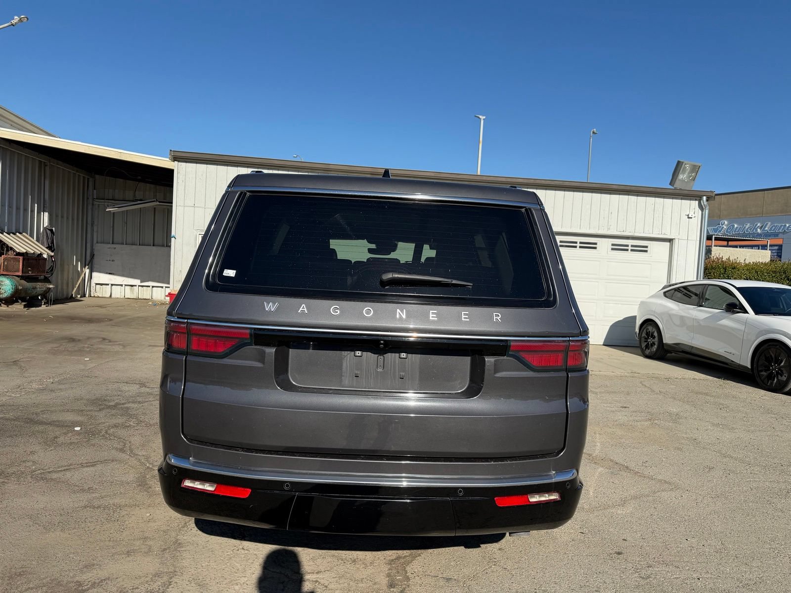 Used 2024 Jeep Wagoneer 4WD w/ HD Trailer Tow Package image 4