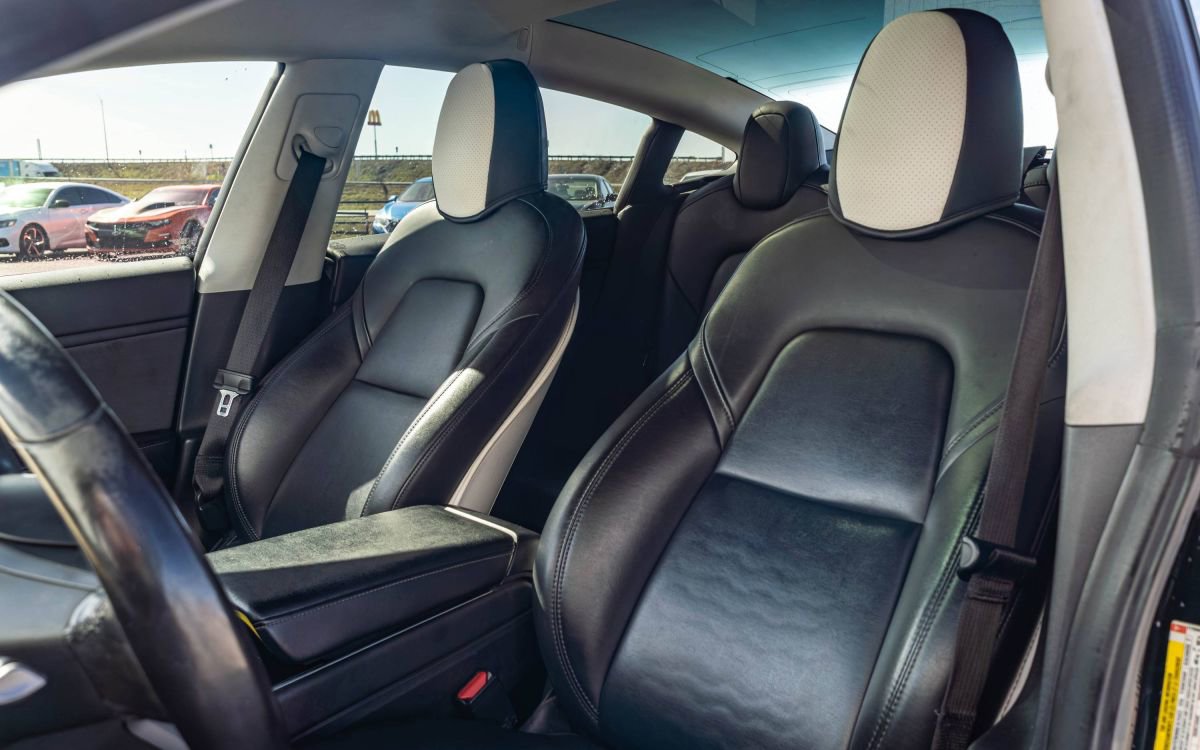 Used 2018 Tesla Model 3 Mid Range RWD image 7