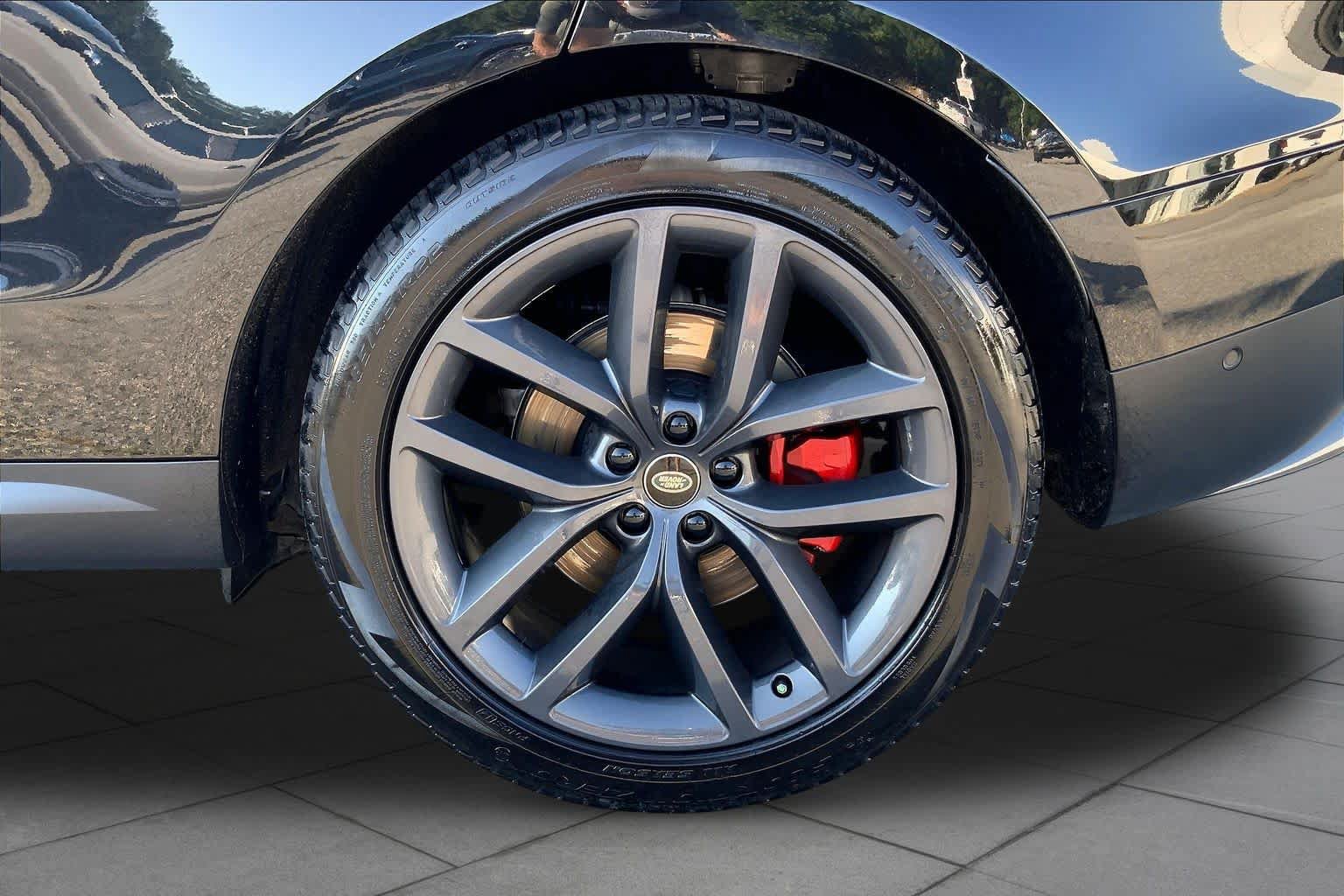 Used 2024 Land Rover Range Rover Sport SE AWD/4WD image 11