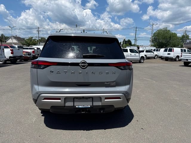 Used 2024 Nissan Pathfinder Platinum w/ Cargo Package AWD/4WD image 7