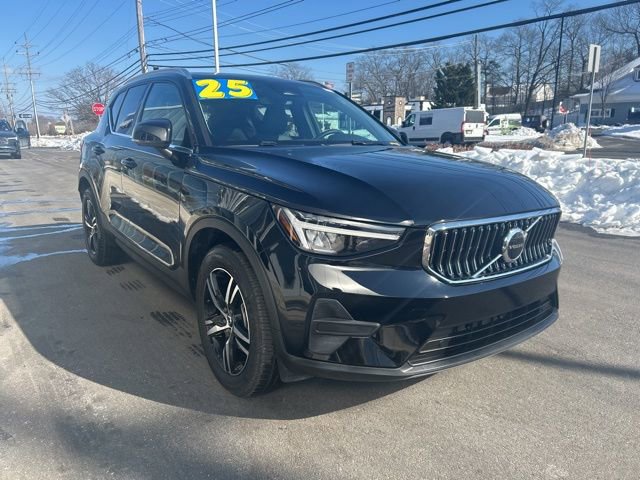 Certified 2025 Volvo XC40 B5 Core image 6