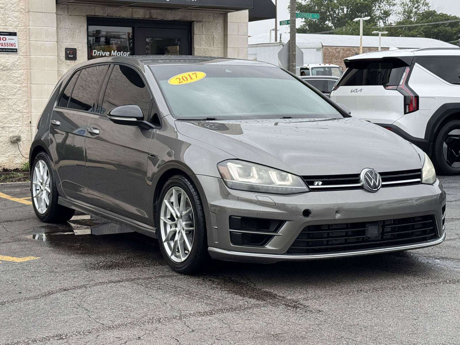 Used 2017 Volkswagen Golf R 4-Door AWD/4WD image 17