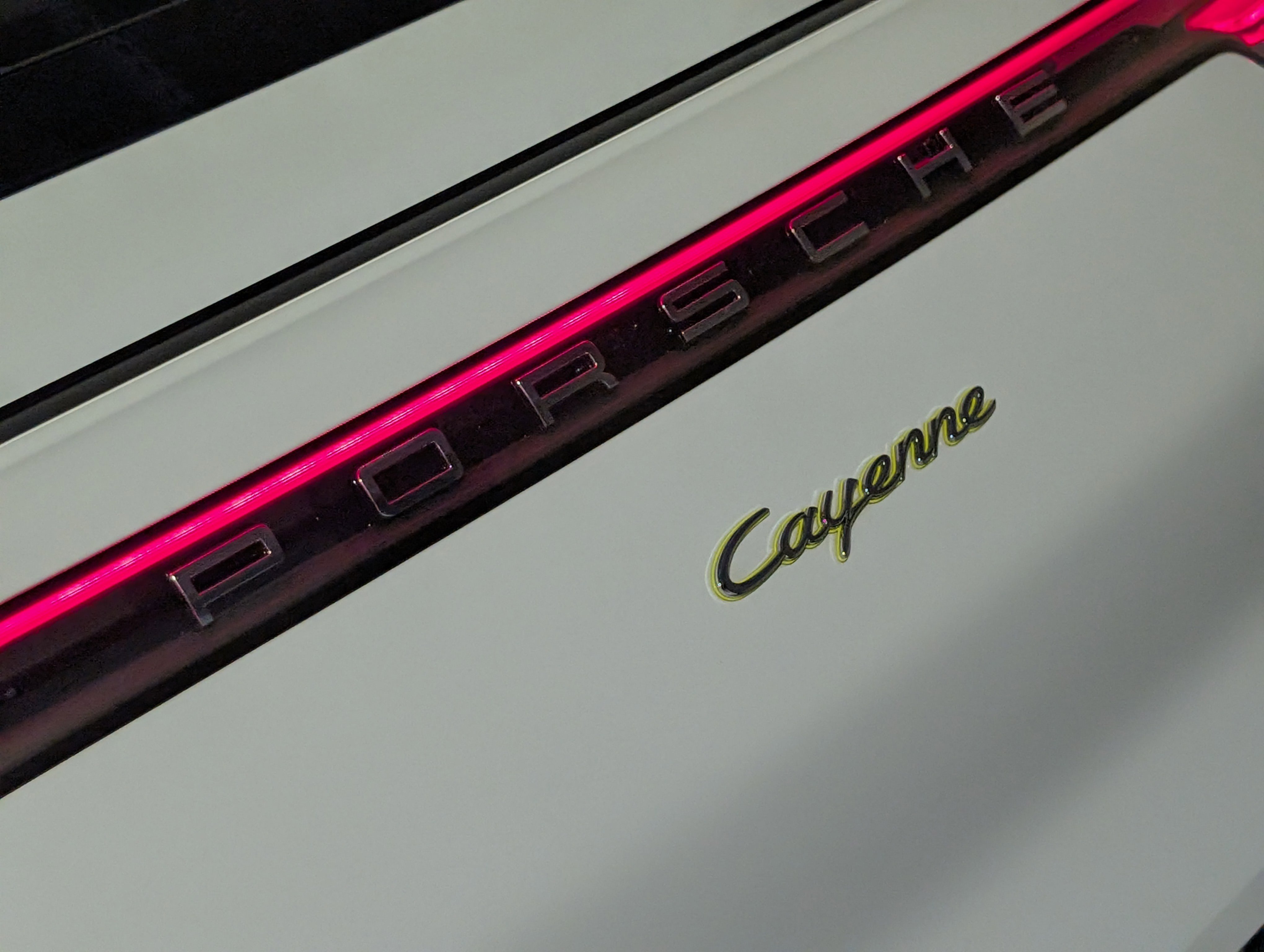 Certified 2022 Porsche Cayenne E-Hybrid image 16