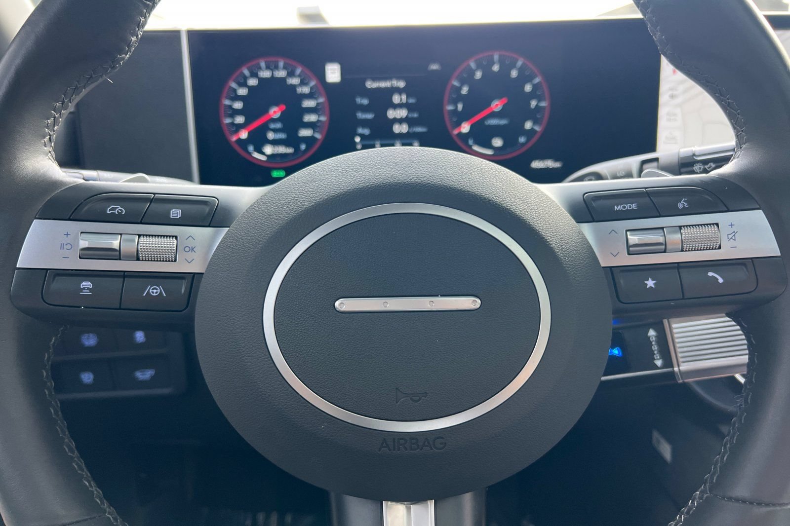 Used 2025 Hyundai Sonata Limited FWD image 32