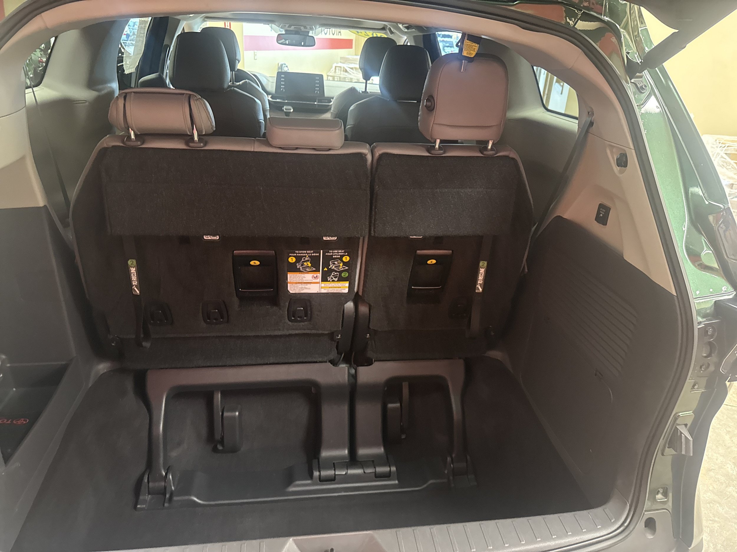 Used 2024 Toyota Sienna XLE w/ XLE Plus Package AWD/4WD image 11