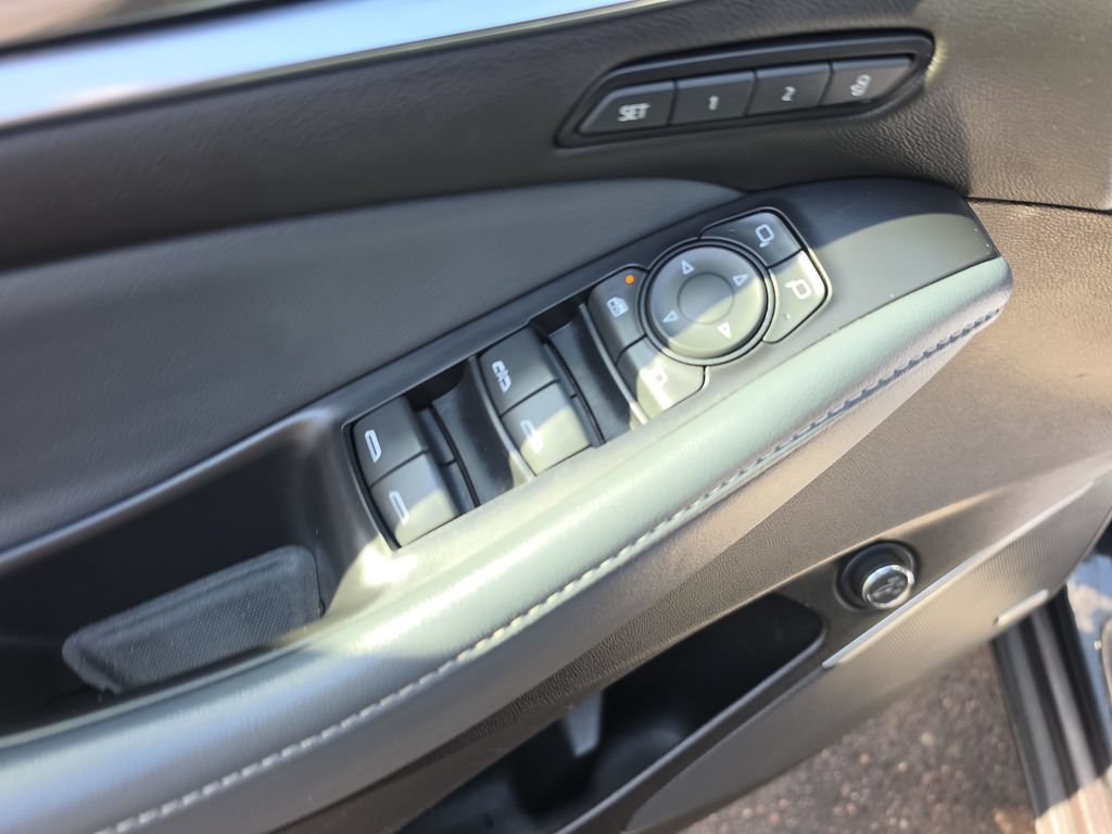 Used 2022 Buick Enclave Premium AWD/4WD image 14