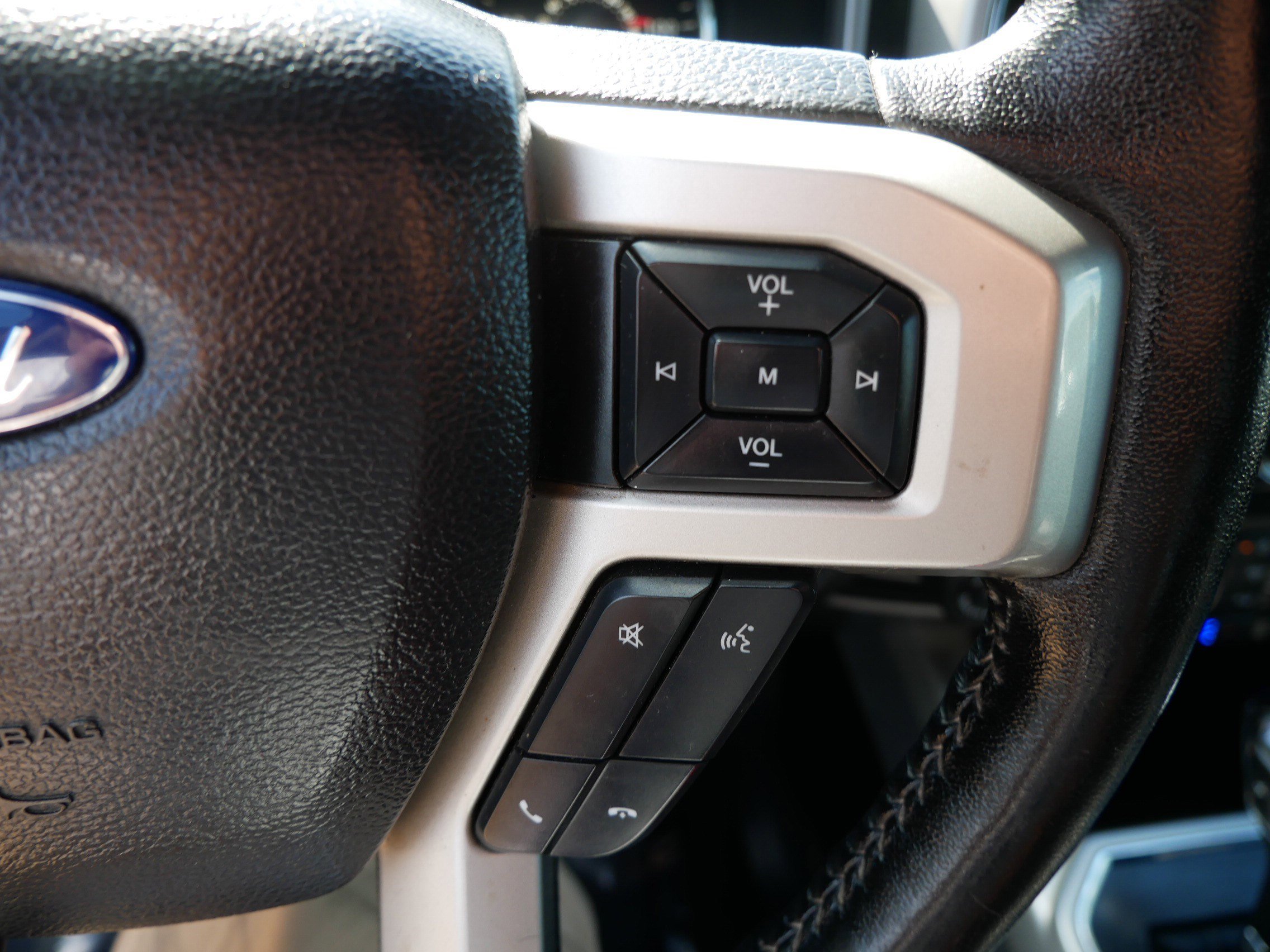 Used 2019 Ford F150 Lariat w/ Equipment Group 502A Luxury image 29