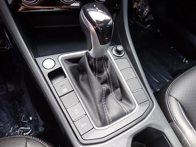 Used 2023 Volkswagen Jetta SE w/ Panoramic Sunroof Package FWD image 18