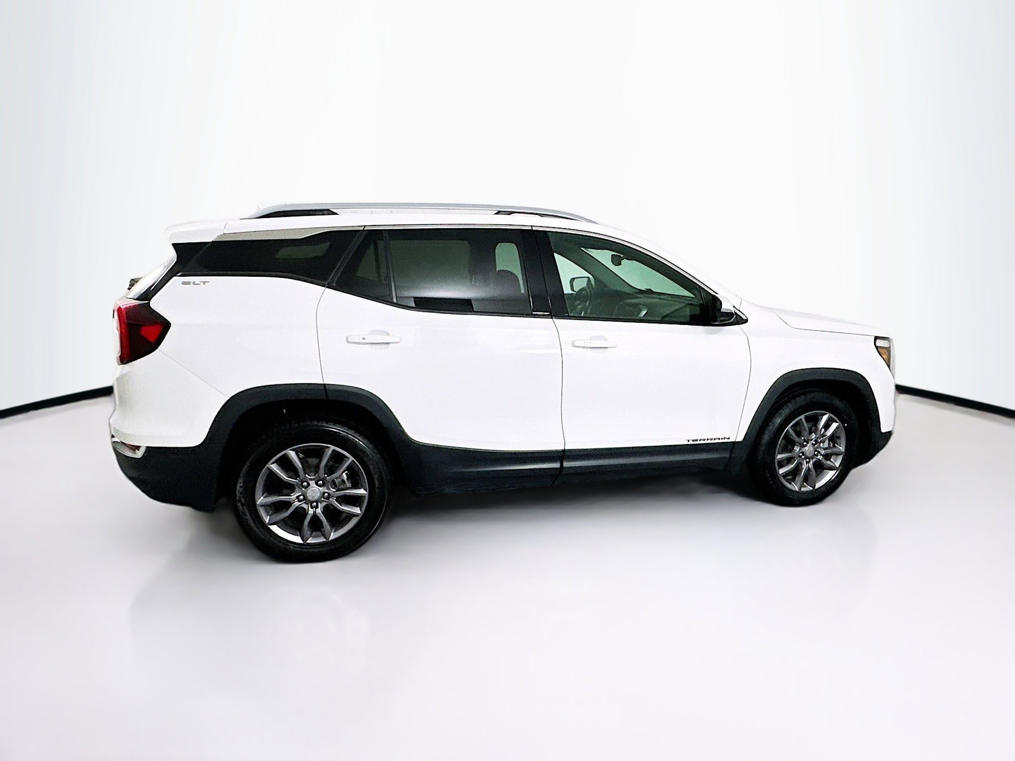 Used 2023 GMC Terrain SLT image 10