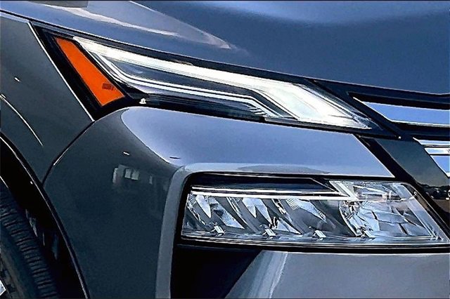 Certified 2025 Nissan Rogue Platinum w/ Platinum Premium Package image 27