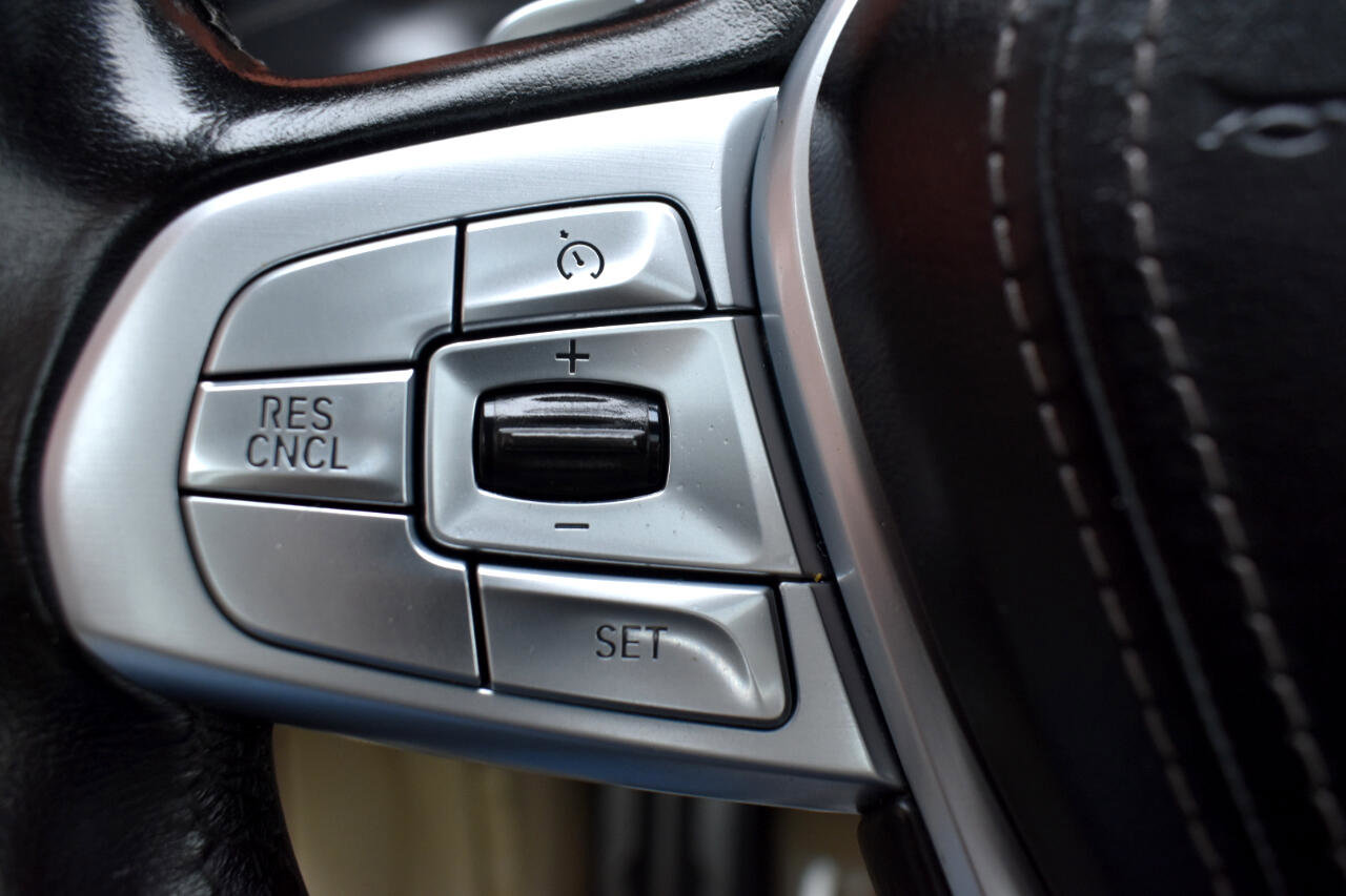 Used 2019 BMW 750i w/ Executive Package image 24