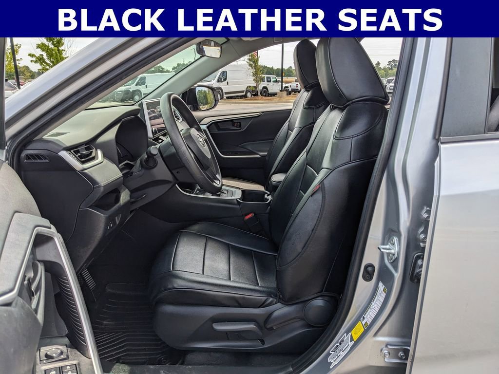Used 2024 Toyota RAV4 LE AWD/4WD image 3