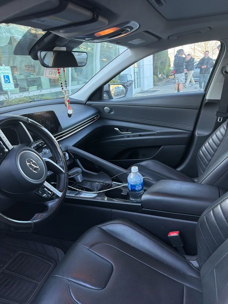 Used 2023 Hyundai Elantra Limited image 11