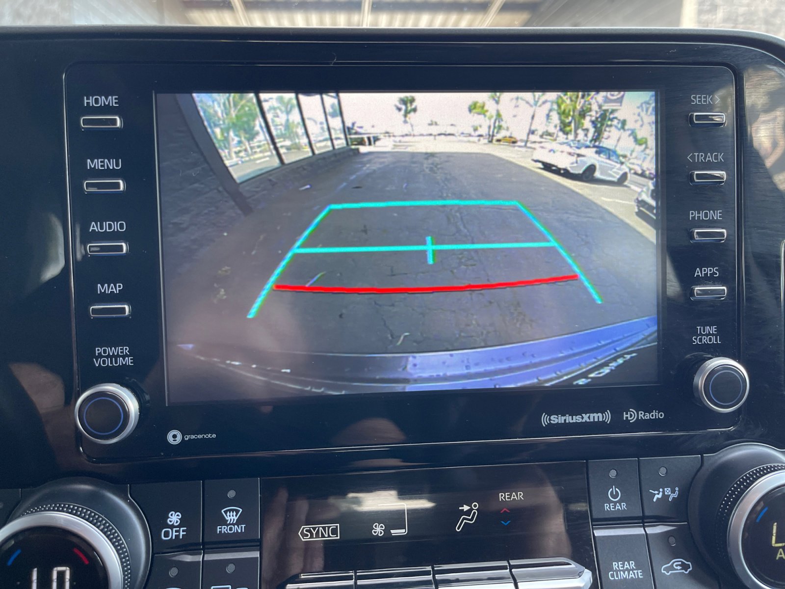 Used 2021 Toyota Highlander XLE image 21