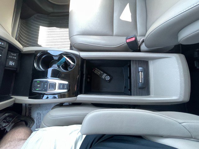 Used 2017 Honda Pilot Touring image 38